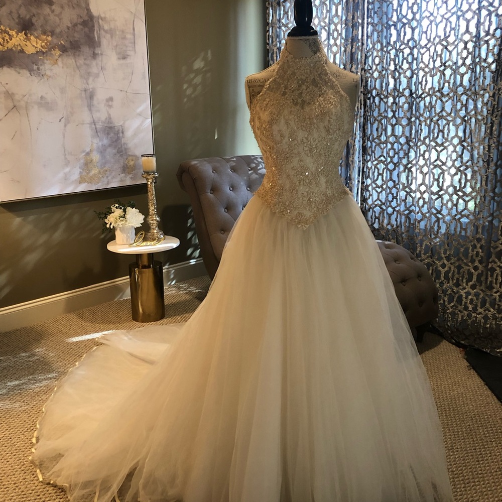 HOUSE OF BIANCHI IVORY BALL GOWN WEDDING DRESS